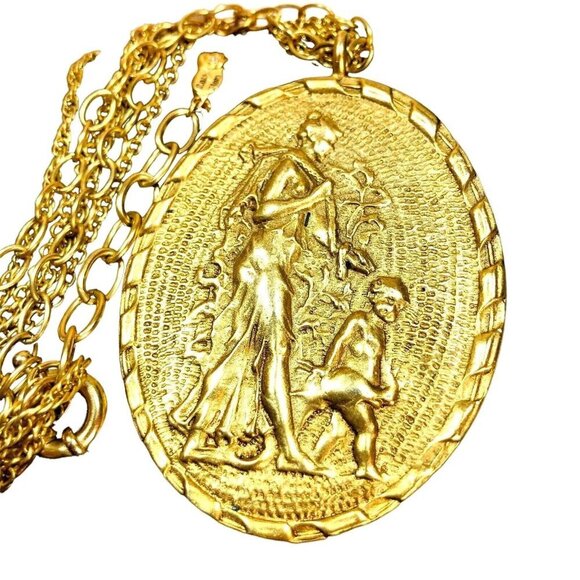 ROSA FLORES Jewelry - Vintage Rosa Flores Womens Necklace Gold Tone Metal Mother Child Pendant Designe